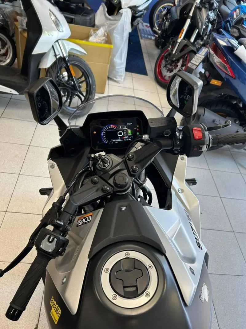 Suzuki GSX-8R (2024 - 26) (3)