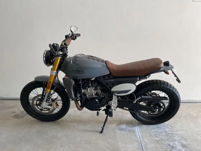 Fantic Motor Caballero 500 Scrambler Deluxe (2021 - 23) (4)
