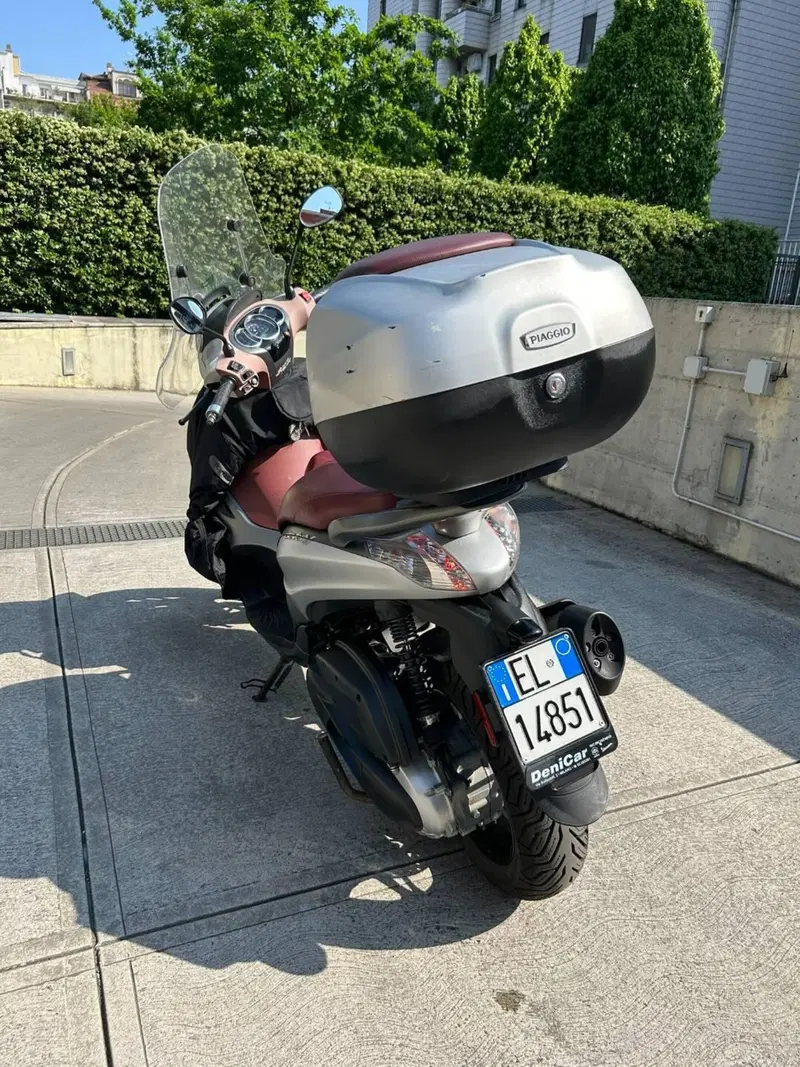 Piaggio Beverly 350 ABS (2016 - 20) (2)