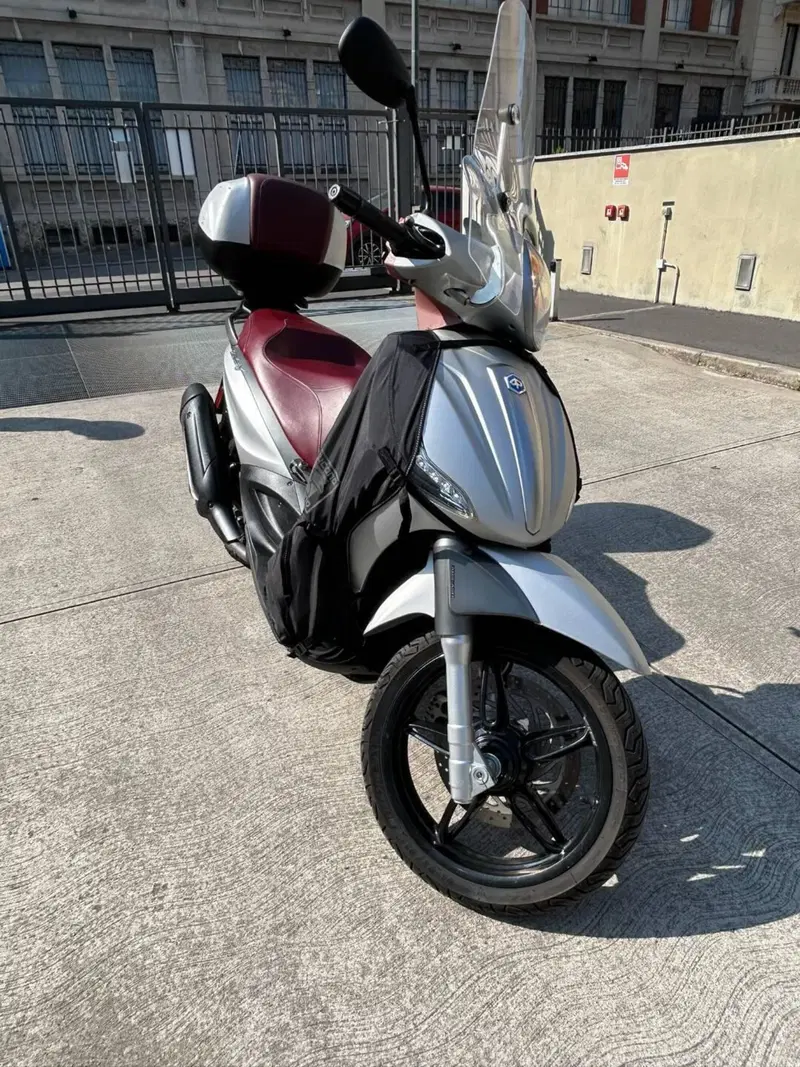 Piaggio Beverly 350 ABS (2016 - 20) (5)