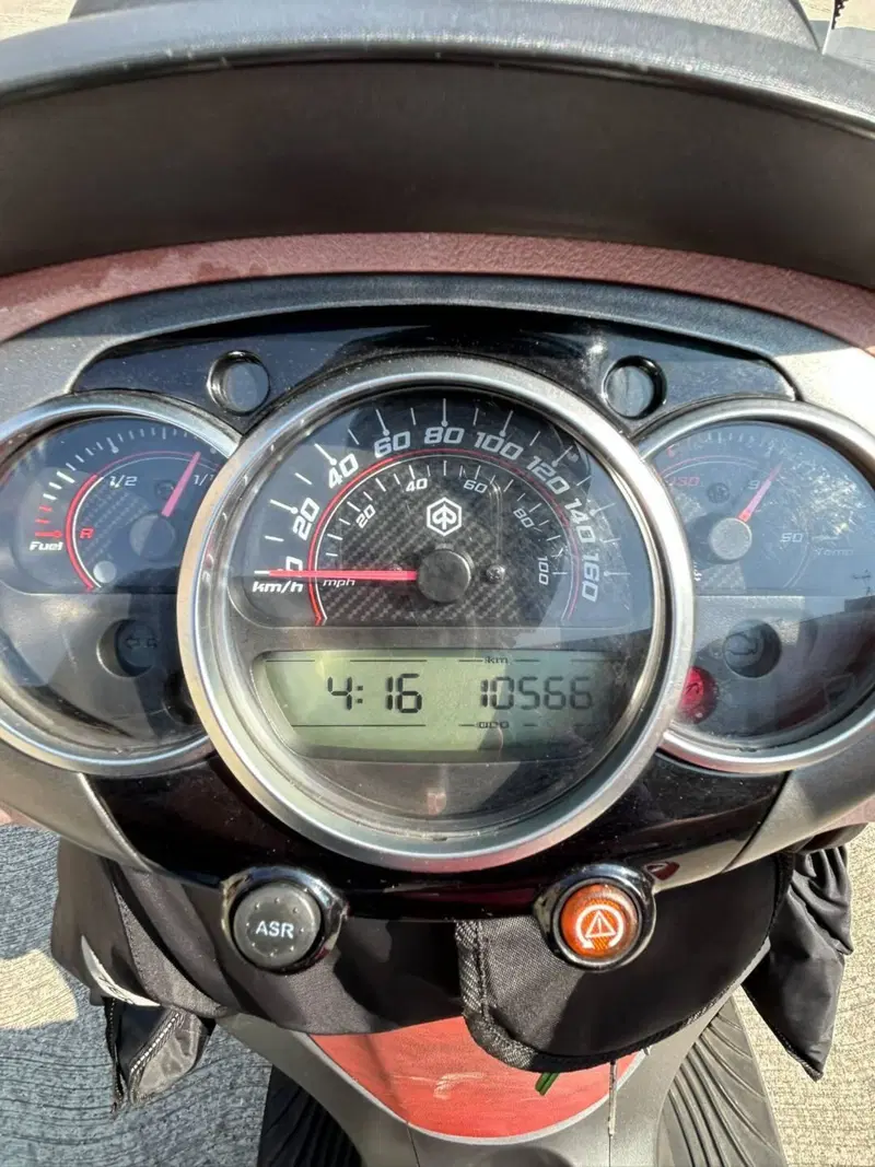 Piaggio Beverly 350 ABS (2016 - 20) (6)
