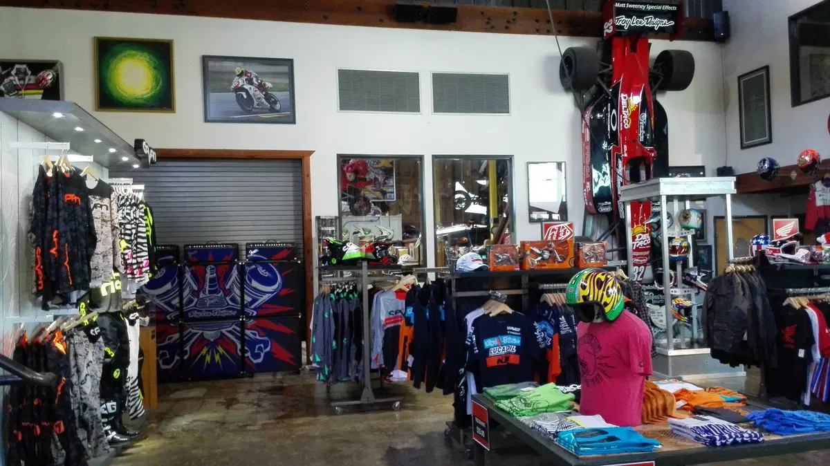 Troy Lee Designs: "Il motocross e l'arte sono la mia vita" (8)