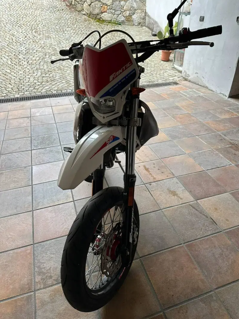 Fantic Motor Motard 50 M Performance 2t (2018) (2)
