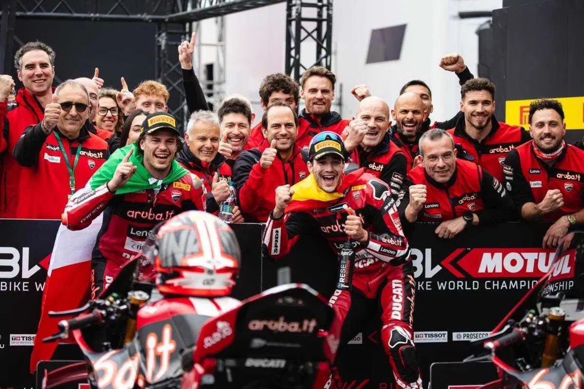 SBK 2026. GP dei Paesi Bassi. Settimo sigillo per Nicol&ograve; Bulega che piega Iker Lecuona in Assen
