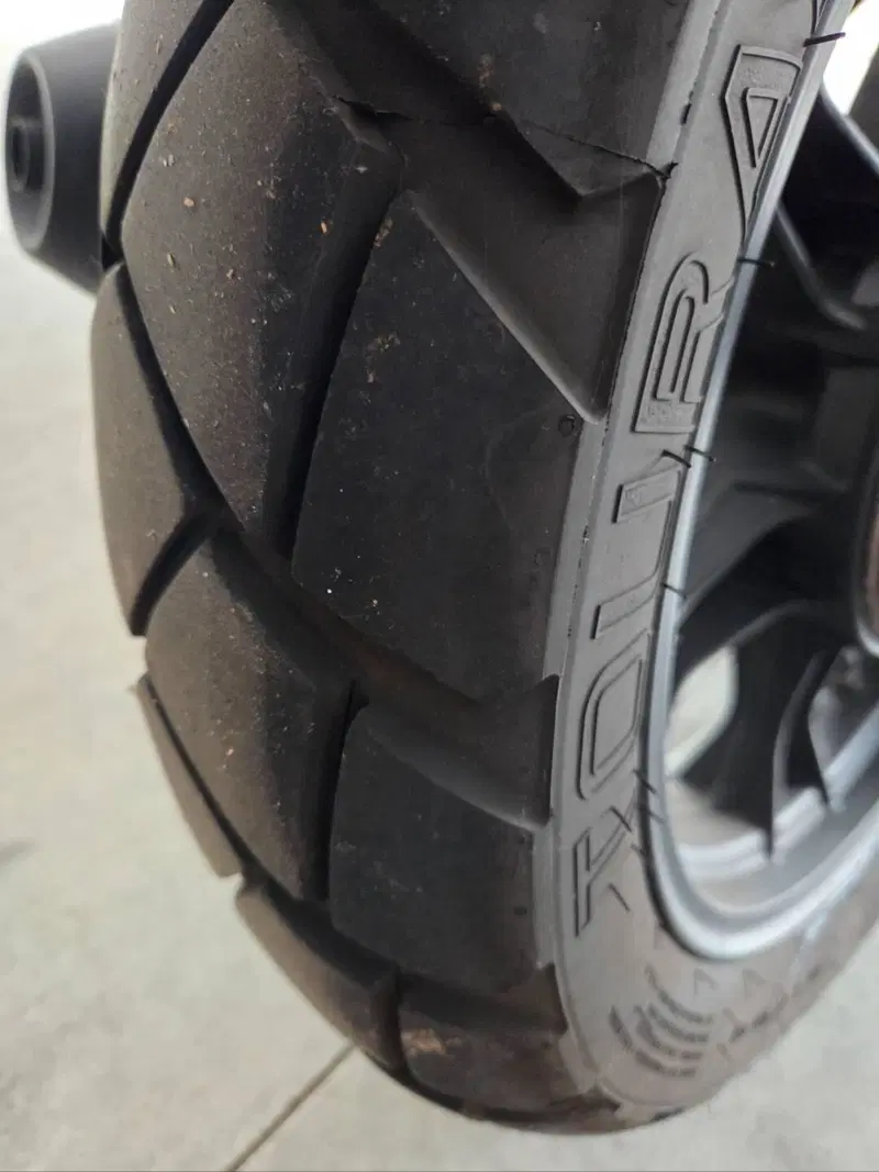 Moto Guzzi V7 III Racer (2017 - 20) (2)