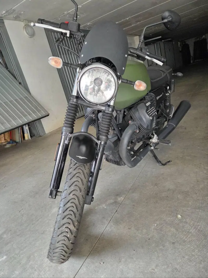 Moto Guzzi V7 III Racer (2017 - 20) (4)