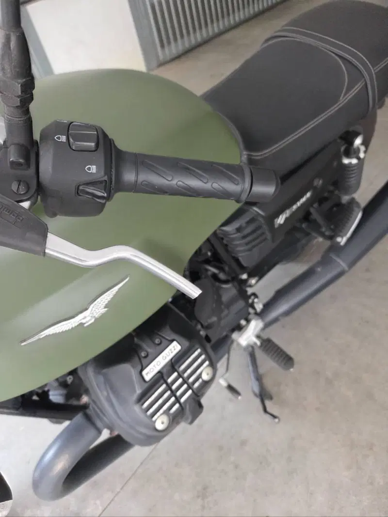 Moto Guzzi V7 III Racer (2017 - 20) (9)