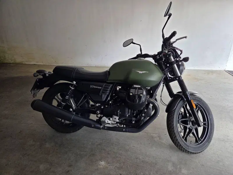 Moto Guzzi V7 III Racer (2017 - 20) (11)