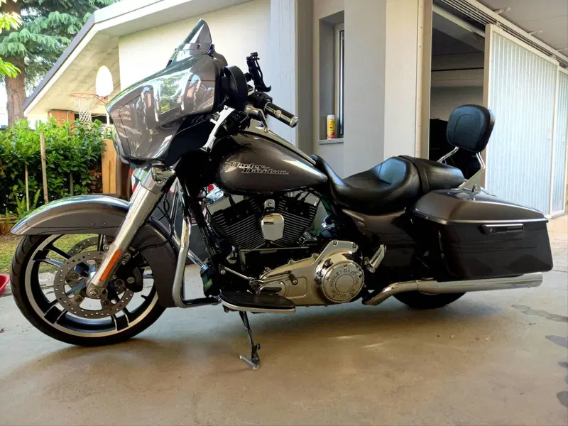 Harley-Davidson 1690 Street Glide Special (2014 - 16) - FLHX (2)