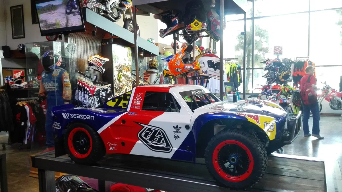 Troy Lee Designs: "Il motocross e l'arte sono la mia vita"