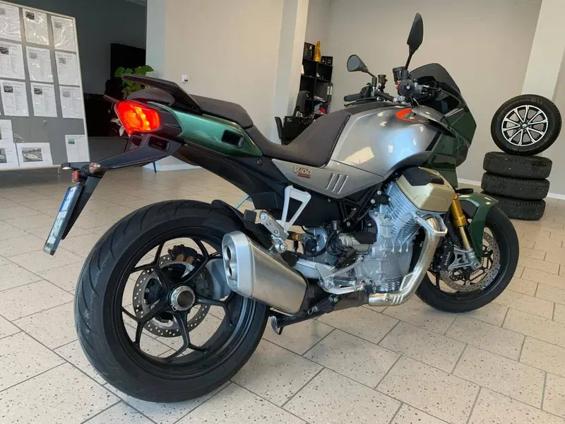 Moto Guzzi V100 Mandello S (2022 - 24) (2)