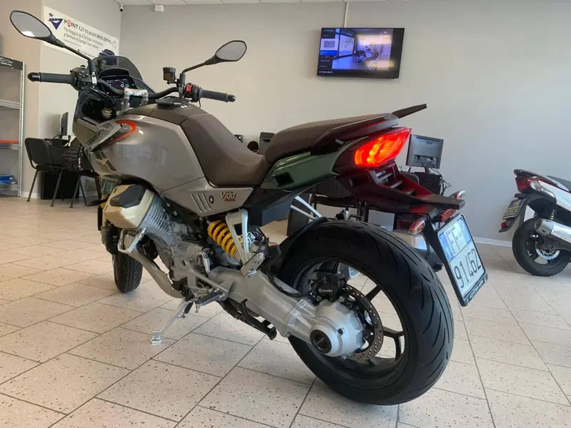 Moto Guzzi V100 Mandello S (2022 - 24) (3)