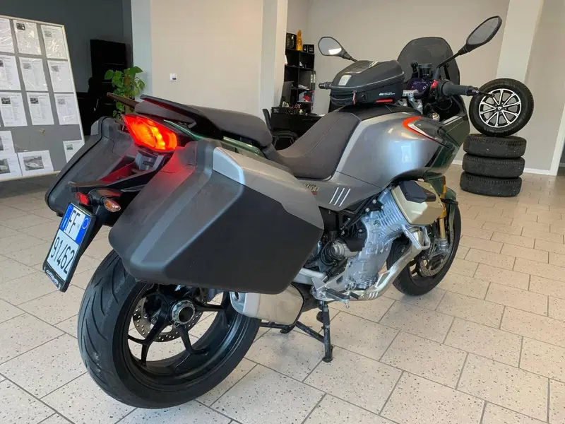 Moto Guzzi V100 Mandello S (2022 - 24) (6)