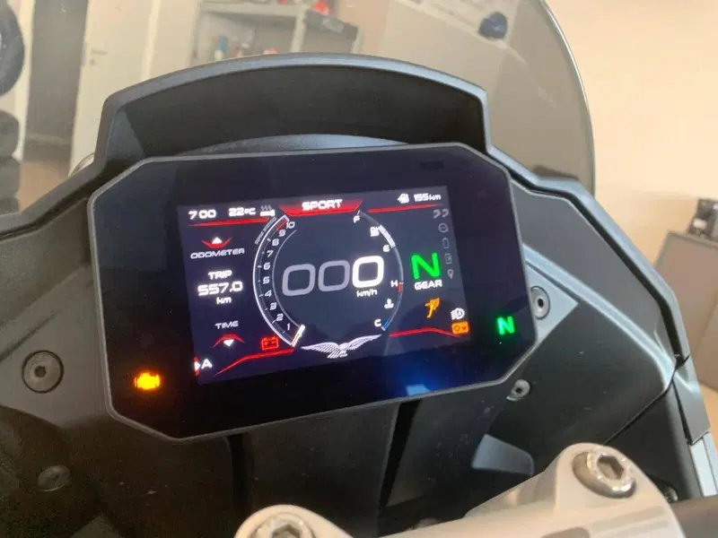 Moto Guzzi V100 Mandello S (2022 - 24) (17)