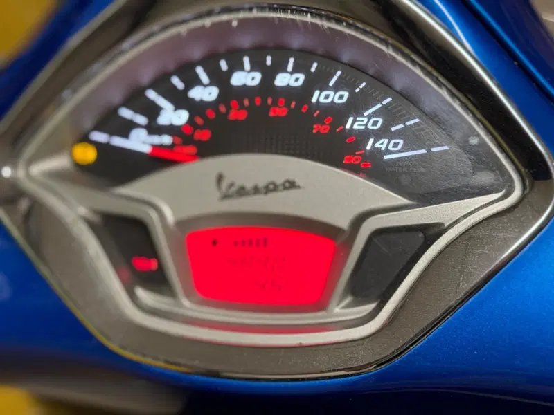 Vespa GTS 300 (2010 - 14) (2)