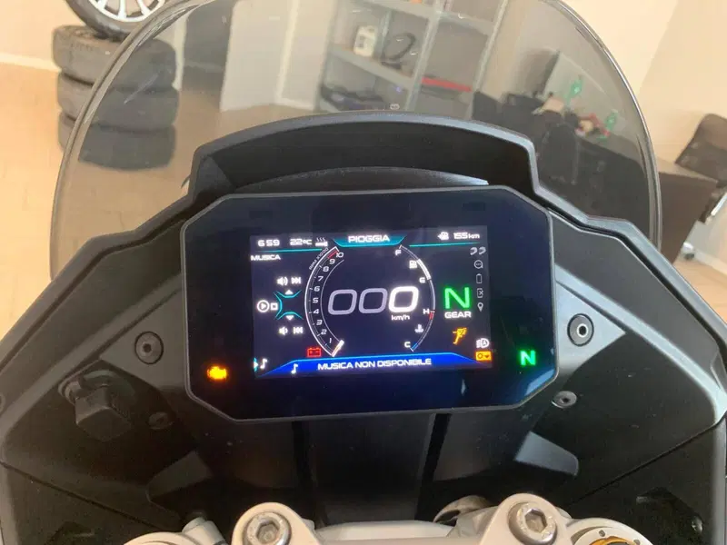 Moto Guzzi V100 Mandello S (2022 - 24) (19)