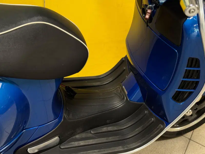 Vespa GTS 300 (2010 - 14) (8)