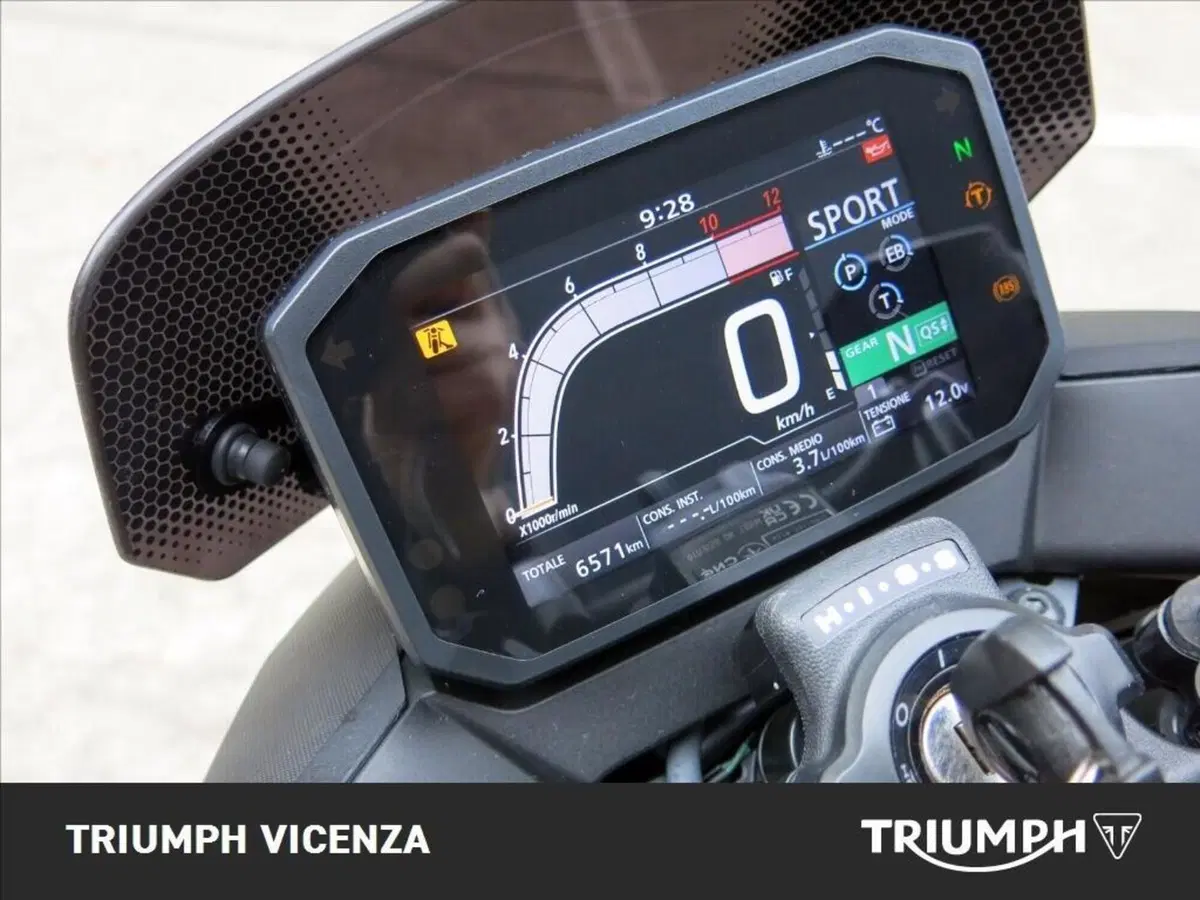 Honda CB 750 Hornet (2023 - 24) (4)