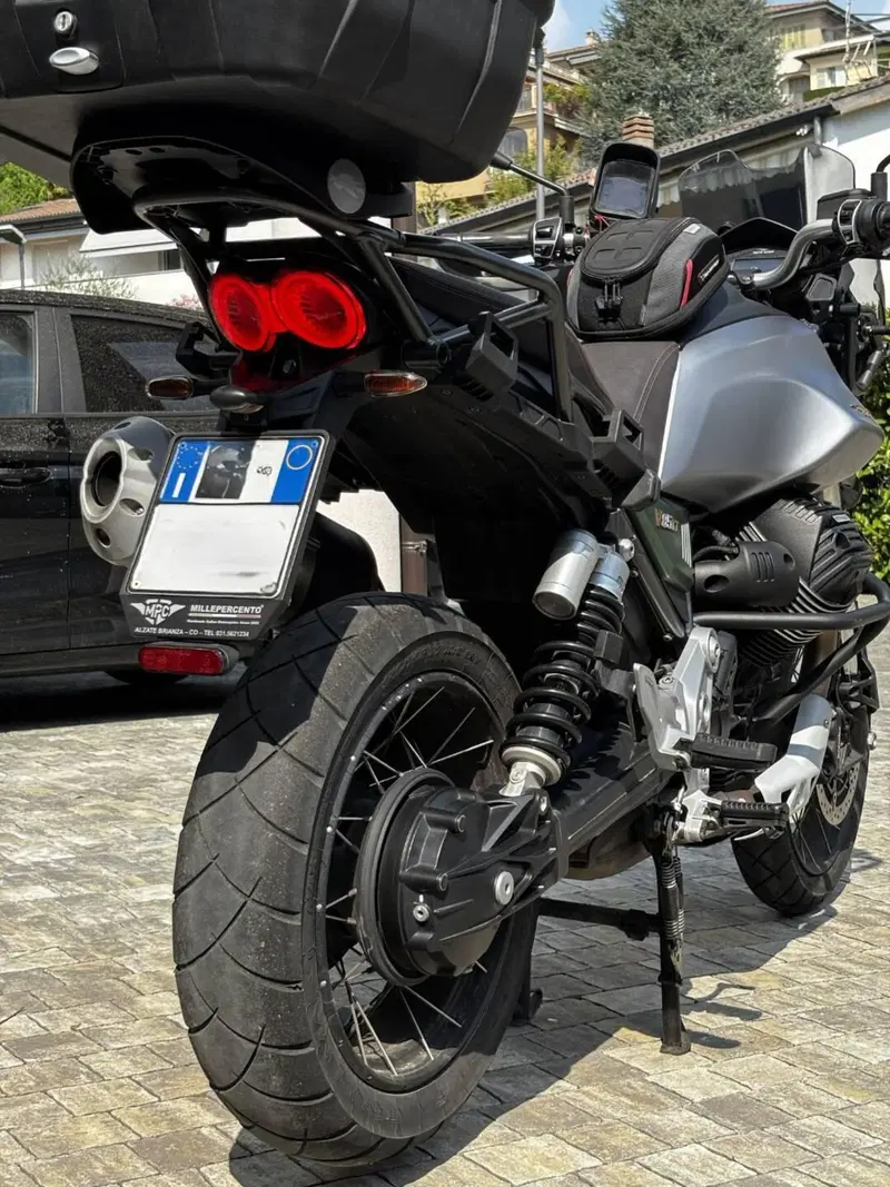 Moto Guzzi V85 TT Centenario (2021 - 22) (5)