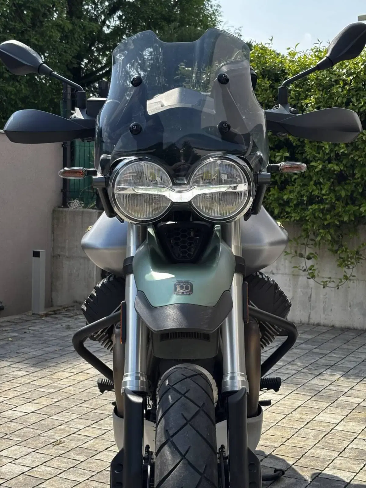 Moto Guzzi V85 TT Centenario (2021 - 22) (6)