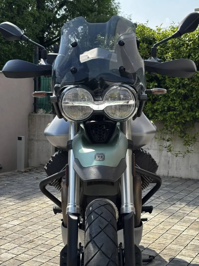 Moto Guzzi V85 TT Centenario (2021 - 22) (6)