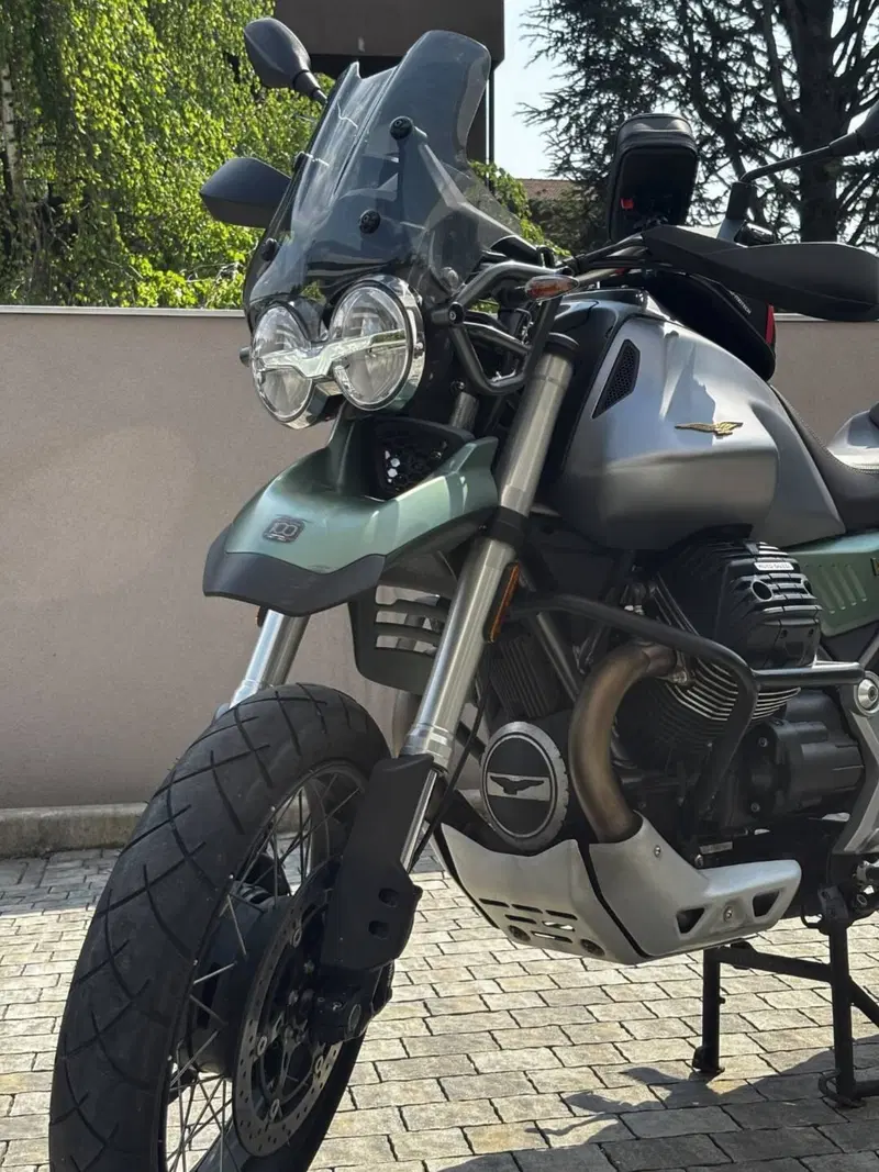 Moto Guzzi V85 TT Centenario (2021 - 22) (10)