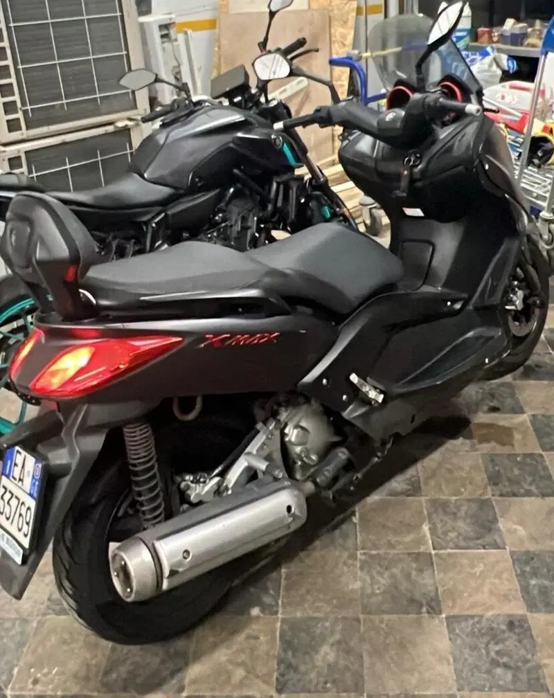 Yamaha X-Max 250 Momo Design (2011 - 13) (2)