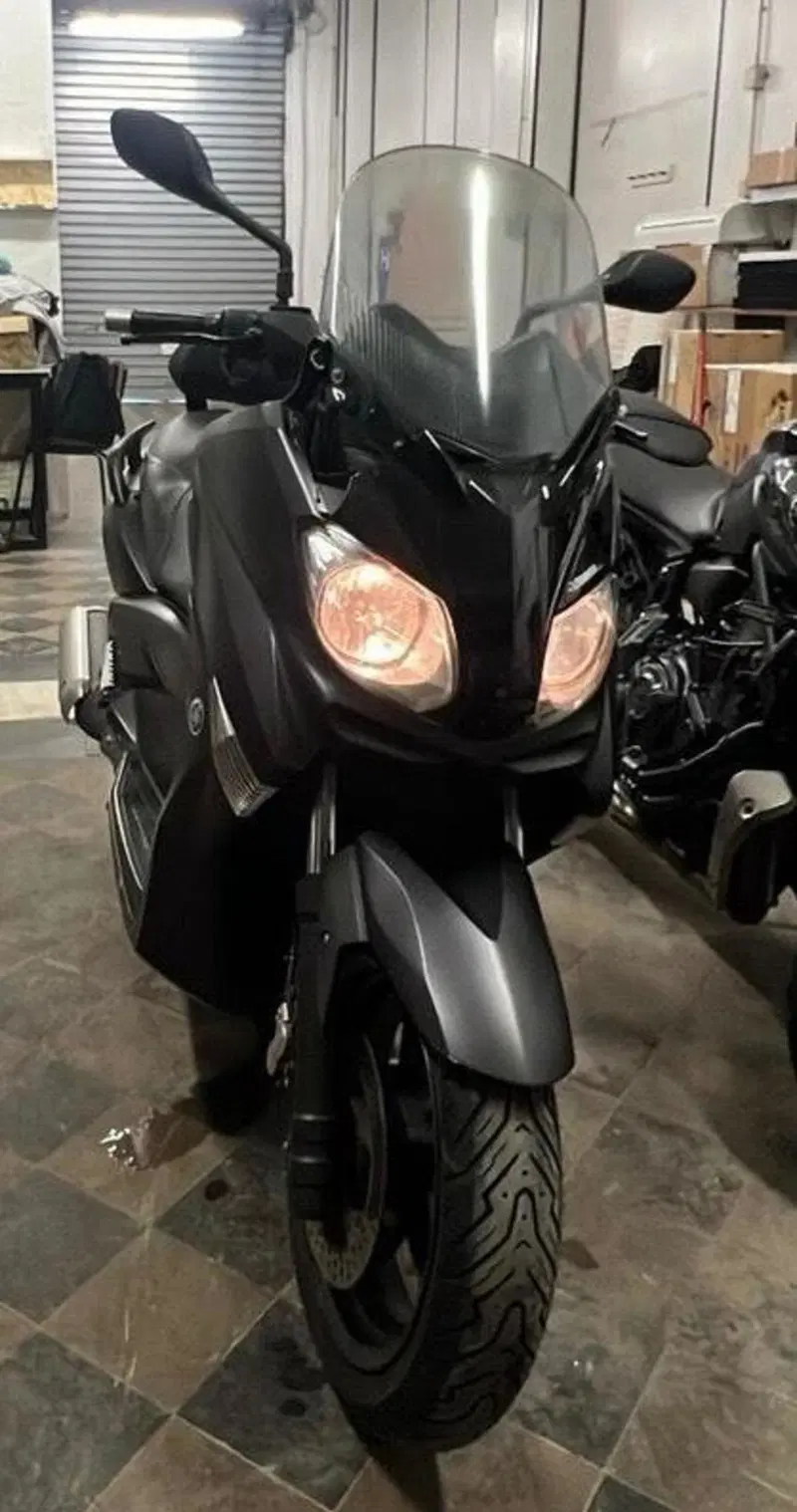 Yamaha X-Max 250 Momo Design (2011 - 13) (3)