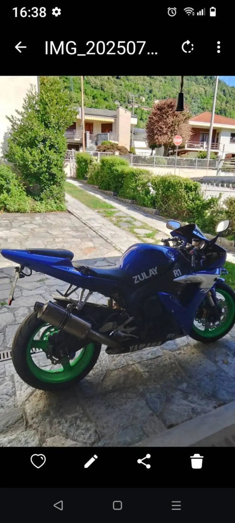 Yamaha YZF R1 (2002 - 03) (10)