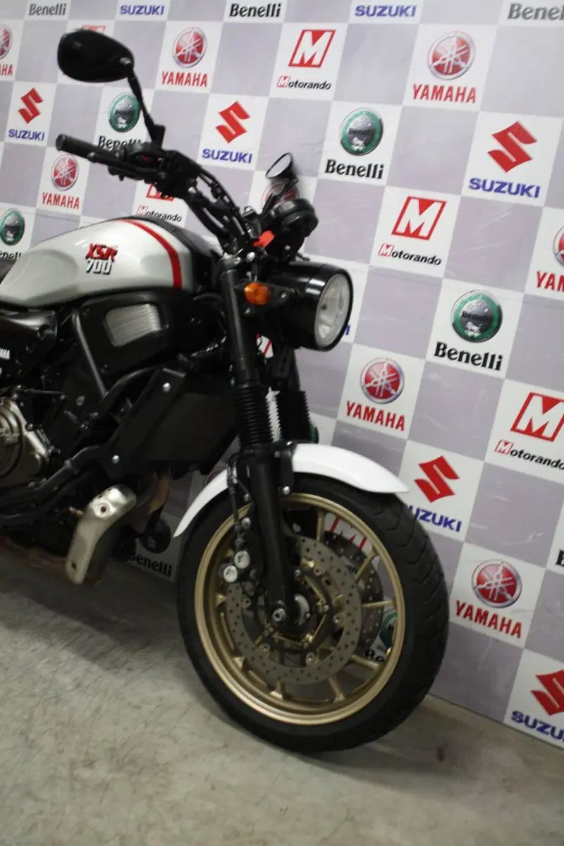 Yamaha XSR 700 (2021) (3)