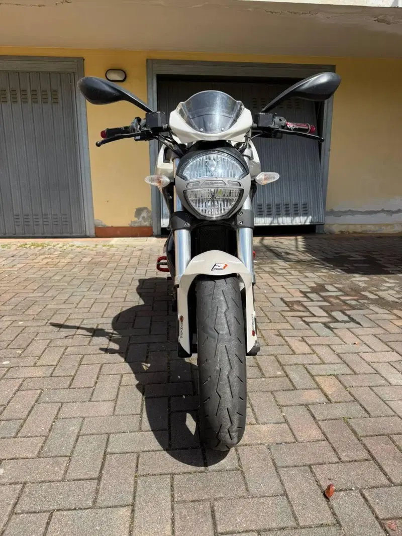 Ducati Monster 696 Plus (2007 - 14) (3)