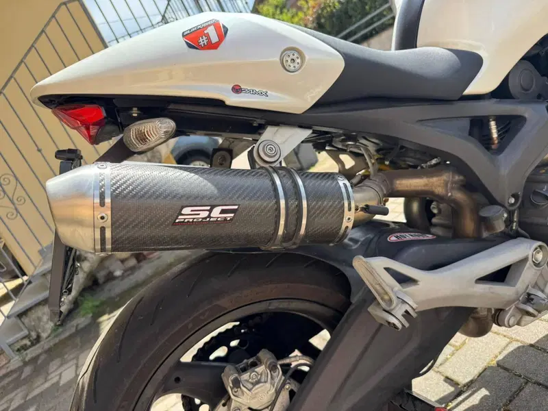 Ducati Monster 696 Plus (2007 - 14) (5)