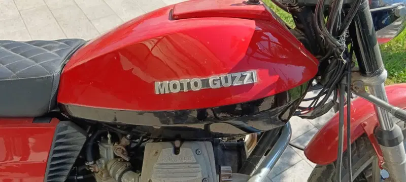 Moto Guzzi V35 (2)