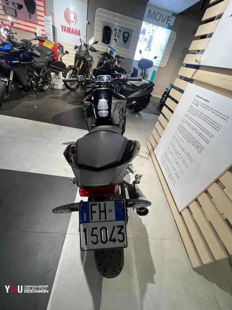 Honda CB 750 Hornet (2023 - 24) (4)