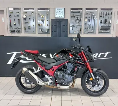 Honda CB 750 Hornet (2023 - 24) usata