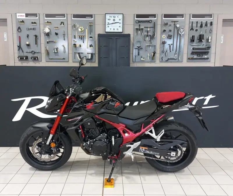 Honda CB 750 Hornet (2023 - 24) (2)