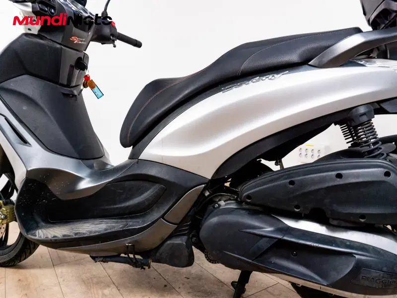 Piaggio Beverly 350 SportTouring ie ABS (2011 - 17) (10)
