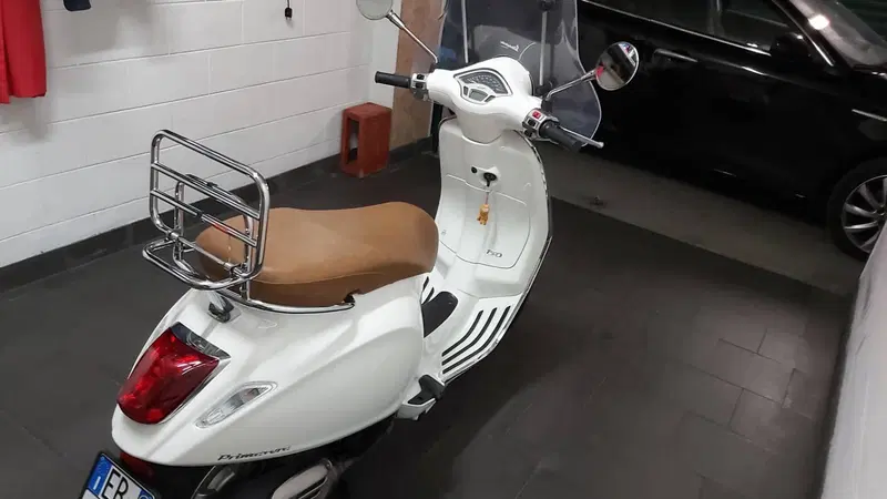 Vespa Primavera 150 3V ie (2014 - 16) (2)