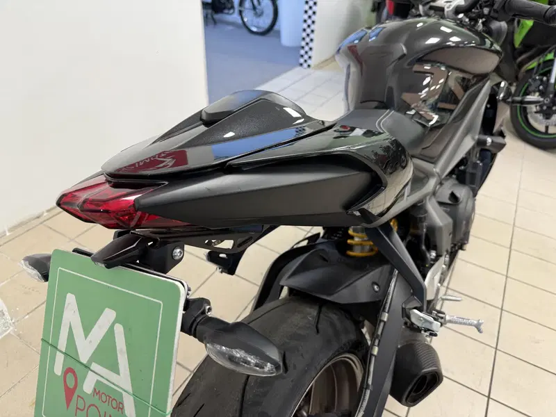 Triumph Street Triple RS (2020 - 22) (4)