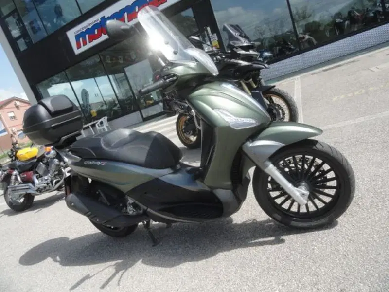 Piaggio Beverly 300 S i.e. ABS-ASR (2016 - 20) (2)