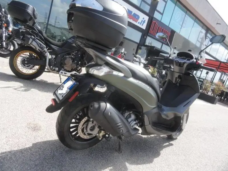 Piaggio Beverly 300 S i.e. ABS-ASR (2016 - 20) (8)