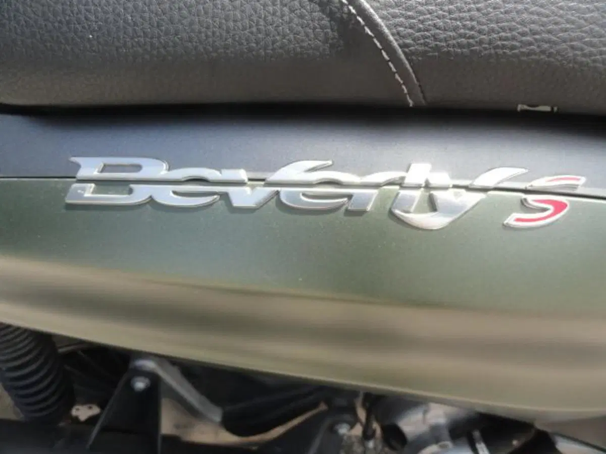 Piaggio Beverly 300 S i.e. ABS-ASR (2016 - 20) (11)