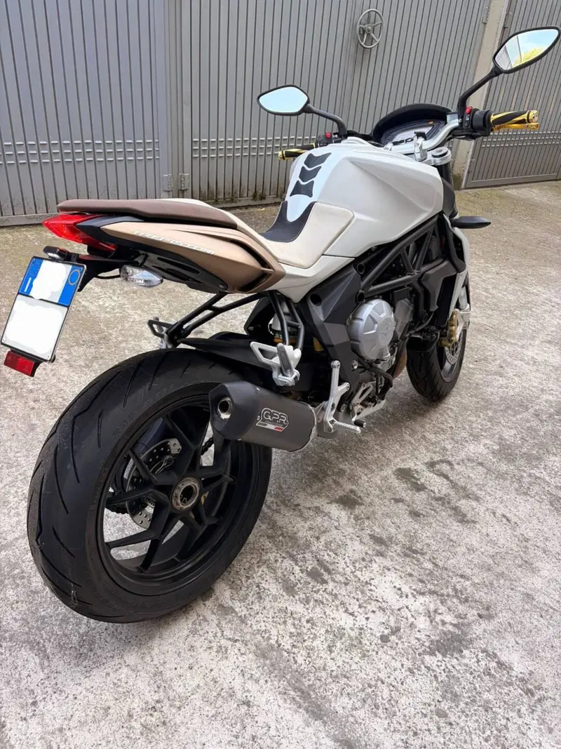 MV Agusta Brutale 675 (2011 - 15) (4)