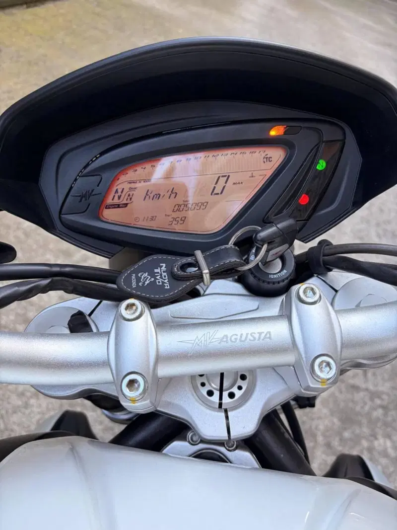 MV Agusta Brutale 675 (2011 - 15) (6)