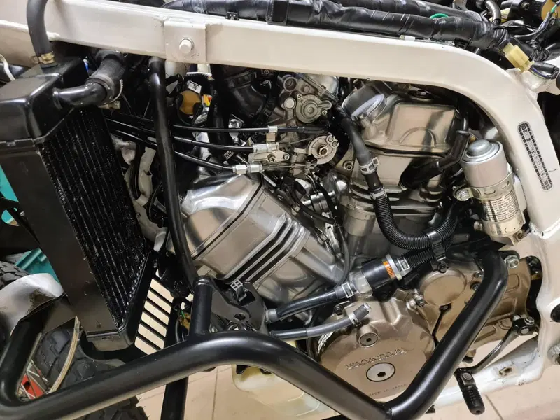Honda Africa Twin RD03 (4)