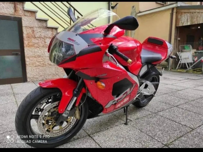 Aprilia RSV mille  (2)