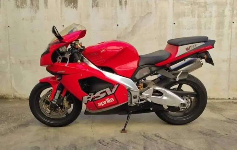 Aprilia RSV mille  (3)