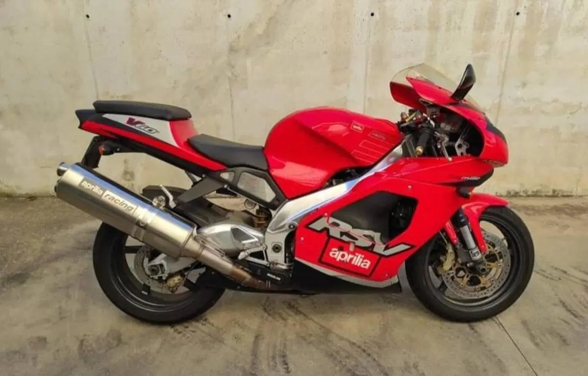 Aprilia RSV mille  (6)