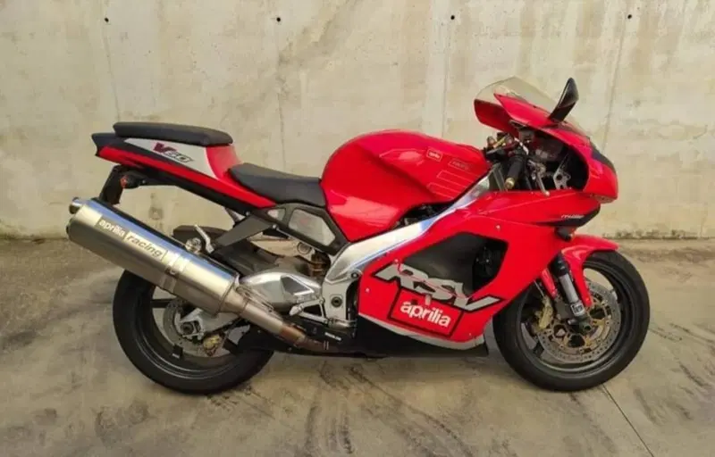 Aprilia RSV mille  (6)