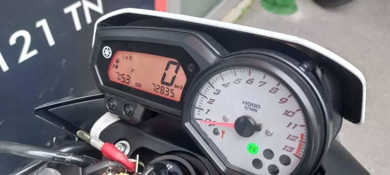 Yamaha FZ8 (2010 - 12) (4)